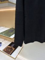 Chanel Bookbag Buckle Long-Sleeve Sweater 1 - 图片 6