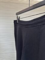 LV Knitwear Academy Style Suit Trousers - 图片 9