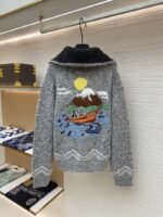 LV Letter Print Zipper Collar Long-Sleeve Knit Sweater - 图片 2