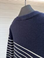 Prada Striped Embroidered Button-Side Sweater - 图片 9