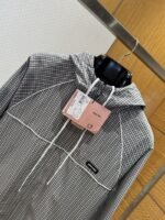 Miu Miu Woven Plaid Hooded Long-Sleeve Jacket - 图片 3
