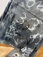 Balenciaga Graffiti-Printed Hand-Painted Washed Denim Jacket - 图片 8