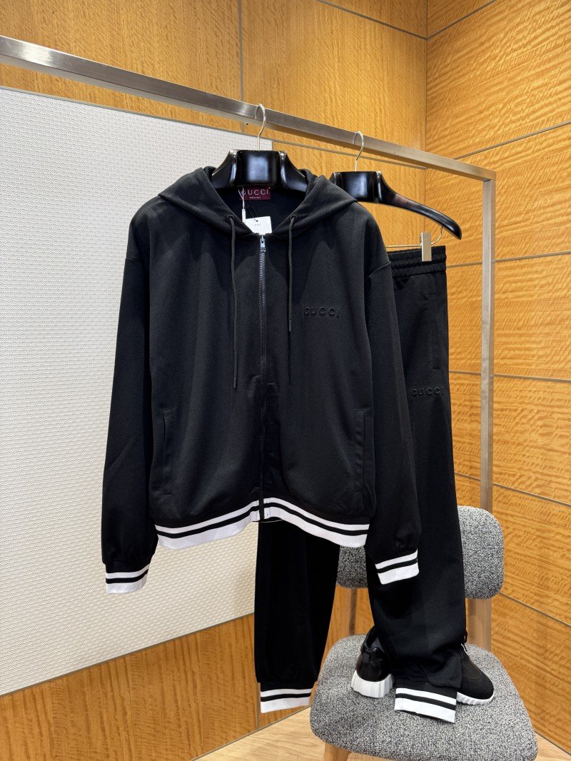 wsxc1765157197356_0.jpg Gucci Color-Block Striped Embossed Hooded Sweatsuit - 图片 1
