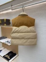 Miu Miu Color-Blocked Short Drawstring Down Vest - 图片 2
