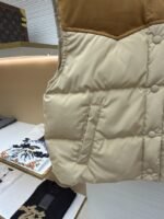Miu Miu Color-Blocked Short Drawstring Down Vest - 图片 6