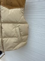 Miu Miu Color-Blocked Short Drawstring Down Vest - 图片 7