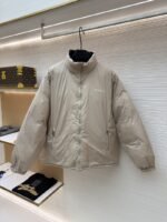Miu Miu Double-Faced Stand Collar Micro-Logo Zipper Long-Sleeve Down Jacket - 图片 3