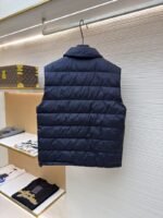 Miu Miu Solid Color Zipper Sleeveless Down Vest - 图片 2