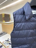 Miu Miu Solid Color Zipper Sleeveless Down Vest - 图片 4