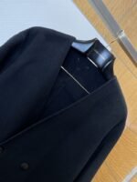LV Collarless Double-Breasted Wool Coat - 图片 3