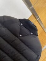 Prada Metal Triangle Logo Lapel Down Jacket 2 - 图片 5