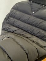 Prada Metal Triangle Logo Lapel Down Jacket 2 - 图片 9