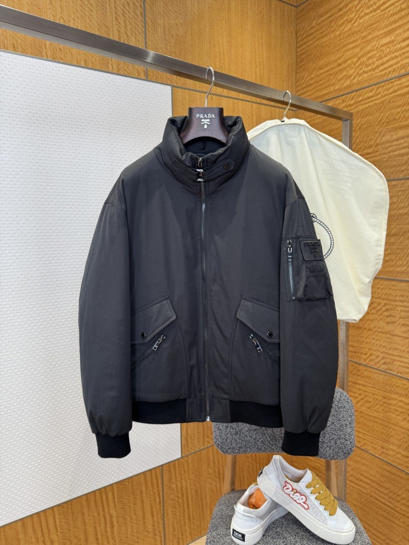 wsxc1767750634180_0.jpg Prada Cuff Logo Zipper Pocket Down Jacket 2 - 图片 1