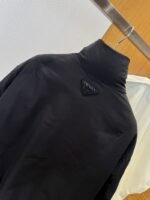 Prada Cuff Logo Zipper Pocket Down Jacket 2 - 图片 7
