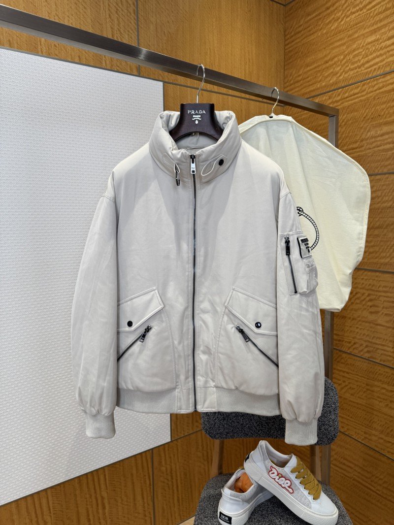 wsxc1767750640338_0.jpg Prada Cuff Logo Zipper Pocket Down Jacket 3 - 图片 1