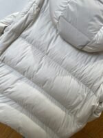 Prada Classic Triangle Logo Detachable Sleeves Down Jacket 2 - 图片 8