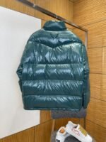 Prada 3D Logo Glossy Stand Collar Down Jacket1 - 图片 2