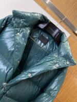 Prada 3D Logo Glossy Stand Collar Down Jacket1 - 图片 5