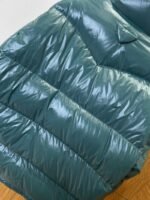 Prada 3D Logo Glossy Stand Collar Down Jacket1 - 图片 7