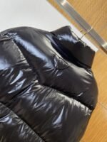 Prada 3D Logo Glossy Stand Collar Down Jacket 2 - 图片 6