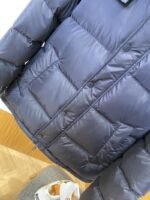 Prada Enameled Triangle Logo Stand Collar Hooded Down Jacket1 - 图片 4
