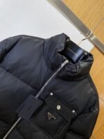 Prada Solid Color Stand Collar Down Jacket - 图片 3