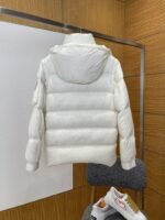 Prada contrasting patch hooded down jacket - 图片 2
