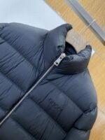 Gucci Embroidered Logo Stand Collar Down Jacket 4 - 图片 3