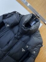 Prada Enamel Triangle Logo Detachable Hood Down Jacket - 图片 3
