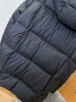 Prada Enamel Triangle Logo Detachable Hood Down Jacket - 图片 8