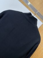 Prada Sleeve Logo Knit Panel Stand Collar Down Jacket - 图片 7