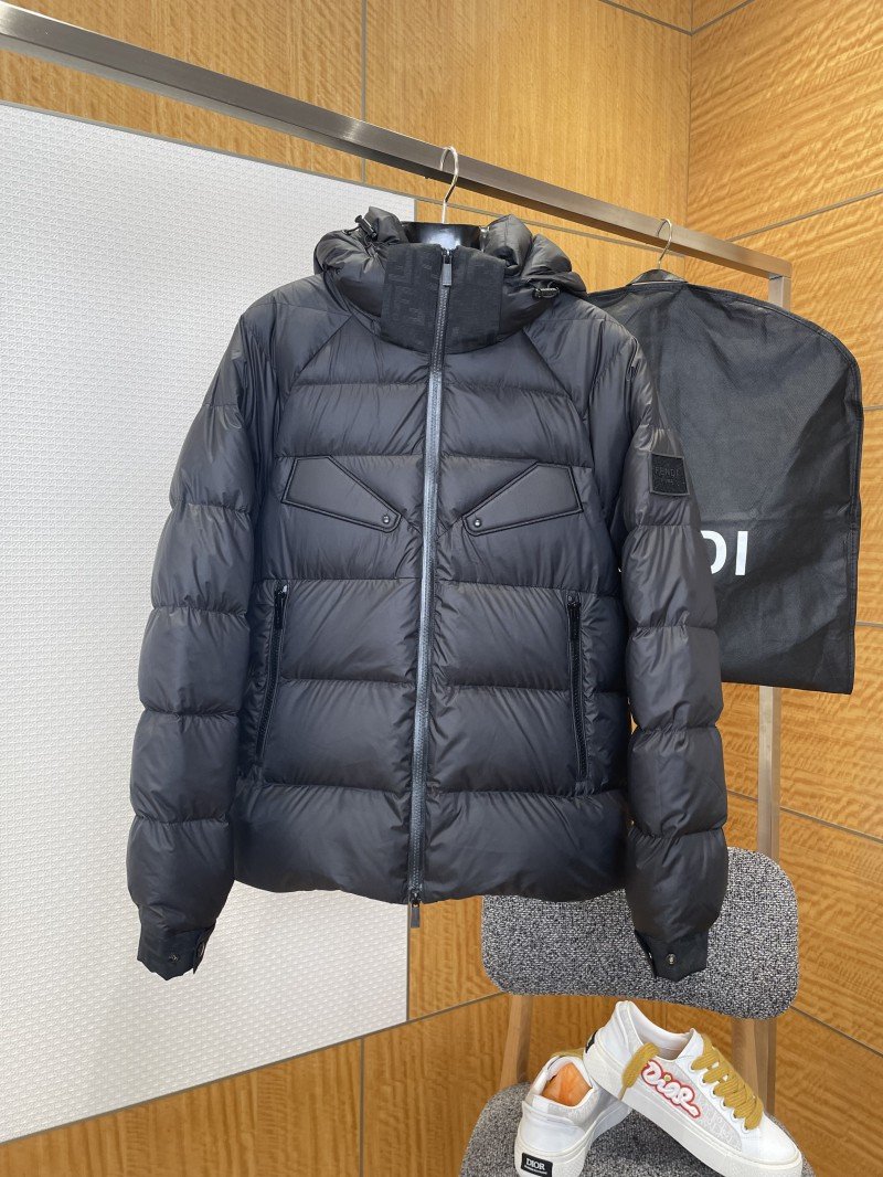 wsxc1768165575248_0.jpg FENDI Sleeve Logo Patch Hooded Down Jacket - 图片 1