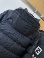 FENDI Sleeve Logo Patch Hooded Down Jacket - 图片 7