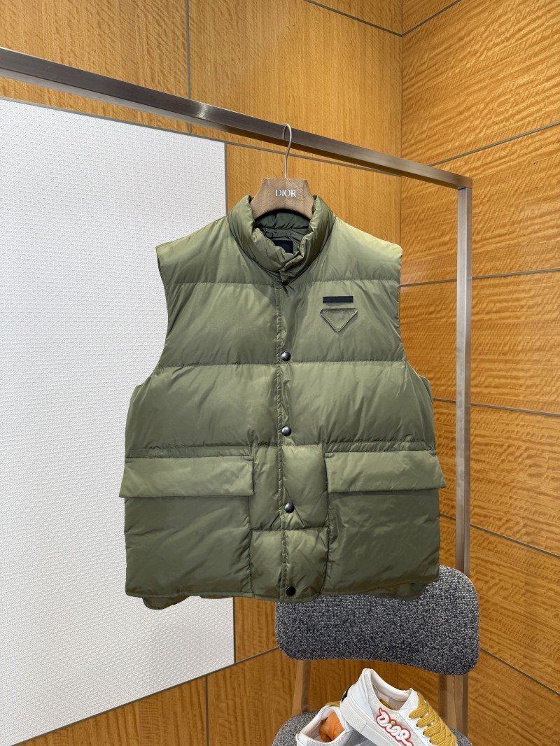 wsxc1769651900103_0.jpg Prada Nylon Triangle Label Down Vest - 图片 1