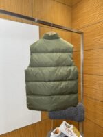 Prada Nylon Triangle Label Down Vest - 图片 2