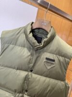 Prada Nylon Triangle Label Down Vest - 图片 3