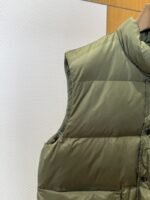 Prada Nylon Triangle Label Down Vest - 图片 6