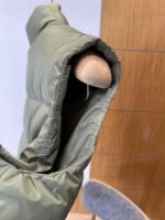 Prada Nylon Triangle Label Down Vest - 图片 7