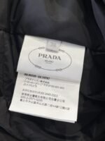 Prada Enameled Triangle Logo Stand Collar Quilted Down Jacket - 图片 9