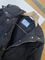 Prada Hooded Drawstring Down Jacket 1 - 图片 3