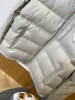 Prada Enameled Triangle Logo Hooded Glossy Down Jacket 1 - 图片 4
