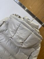 Prada Enameled Triangle Logo Hooded Glossy Down Jacket 1 - 图片 5