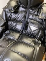 Prada Enameled Triangle Logo Hooded Glossy Down Jacket 2 - 图片 7