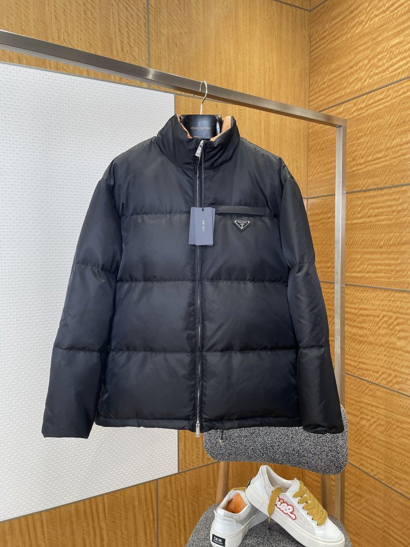 wsxc1769743388454_0.jpg Prada Enameled Triangle Logo Stand Collar Down Jacket - 图片 1