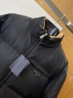 Prada Enameled Triangle Logo Stand Collar Down Jacket - 图片 3
