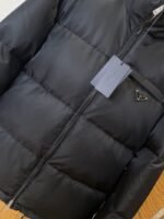 Prada Enameled Triangle Logo Stand Collar Down Jacket - 图片 4