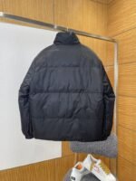 Prada Subtle Jacquard Double-Faced Stand Collar Down Jacket - 图片 2
