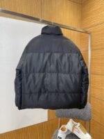 Prada Subtle Jacquard Double-Faced Stand Collar Down Jacket - 图片 4