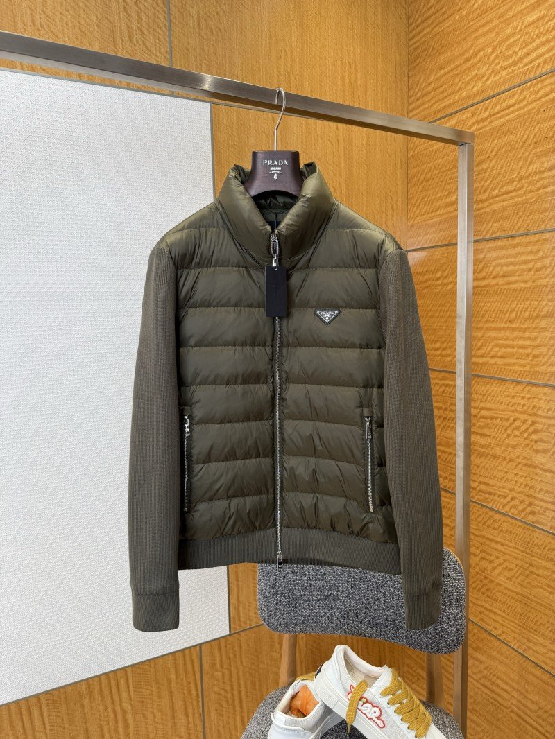 wsxc1769826884366_0.jpg Prada Metal Triangle Patchwork Down Jacket 4 - 图片 1