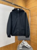 Gucci Solid Color Stand Collar Reversible Jacket 1 - 图片 3